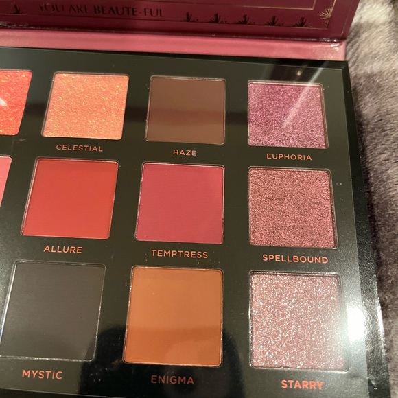Ace Beautè - Mystic Romance Eyeshadow Palette - Picture 4 of 8